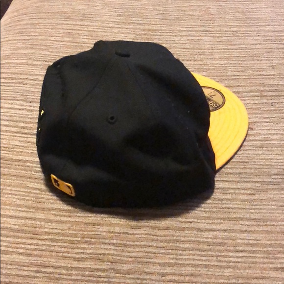 Hat - Picture 4 of 8